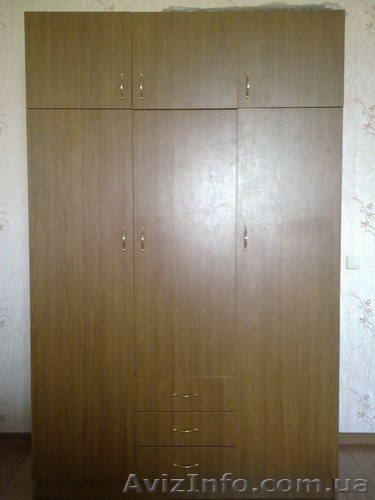Продам шкаф трехстворчатый - <ro>Изображение</ro><ru>Изображение</ru> #1, <ru>Объявление</ru> #49072