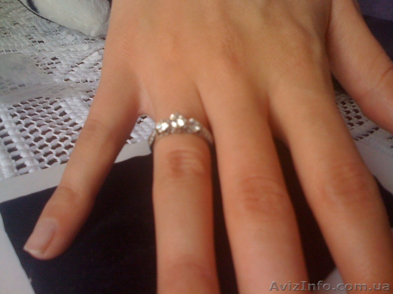 Белое золото ,кольцо с бриллиантом - <ro>Изображение</ro><ru>Изображение</ru> #1, <ru>Объявление</ru> #125281