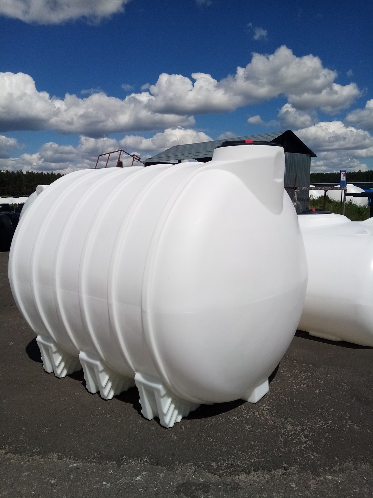 Емкости для перевозки жидкости  Николаев Братское - <ro>Изображение</ro><ru>Изображение</ru> #1, <ru>Объявление</ru> #1699776