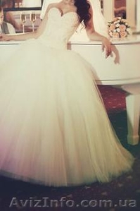 Красивое и нежное свадебное платье - <ro>Изображение</ro><ru>Изображение</ru> #3, <ru>Объявление</ru> #900056