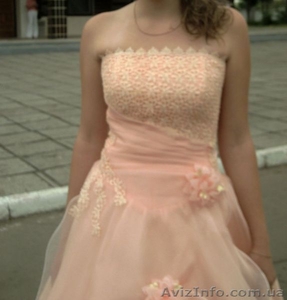 Срочно продам пышное платье персикового цвета - <ro>Изображение</ro><ru>Изображение</ru> #3, <ru>Объявление</ru> #969365