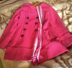 Малиновое пальто женское яркое выше колен - <ro>Изображение</ro><ru>Изображение</ru> #1, <ru>Объявление</ru> #1615566