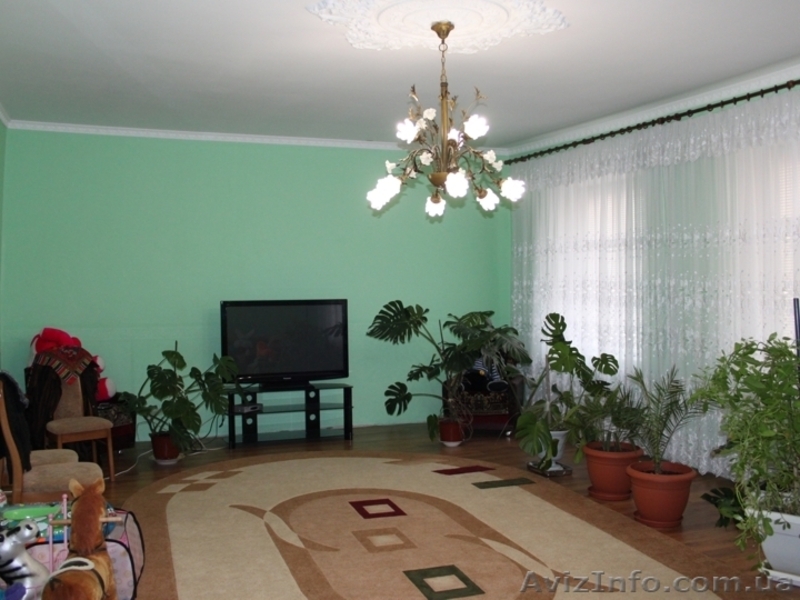 Большой дом в центре с. Александровка - <ro>Изображение</ro><ru>Изображение</ru> #5, <ru>Объявление</ru> #630778