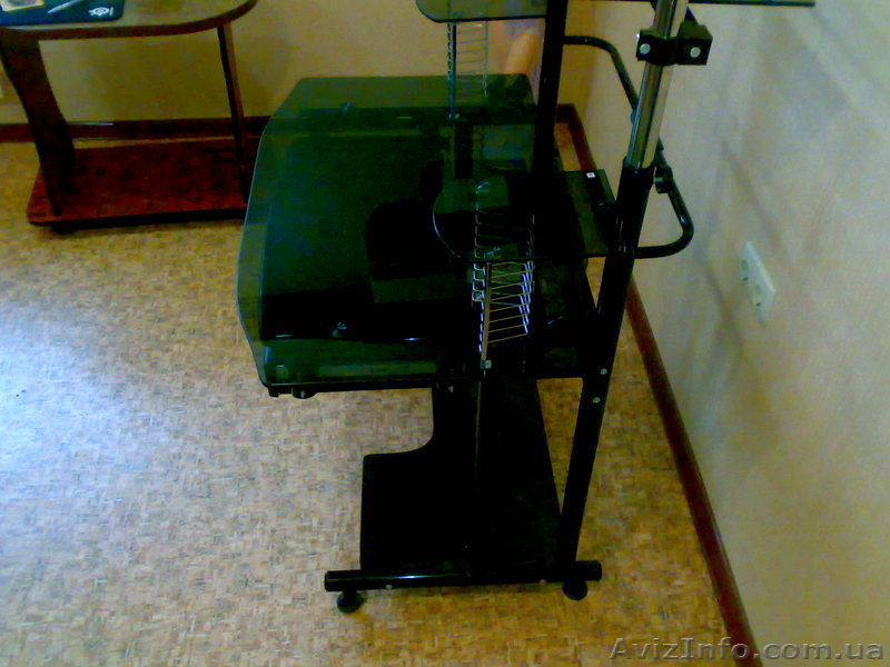 Продам компьютерный стол - <ro>Изображение</ro><ru>Изображение</ru> #3, <ru>Объявление</ru> #820766