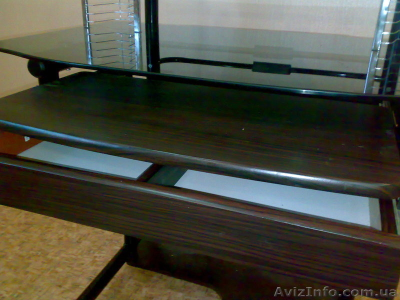 Продам компьютерный стол - <ro>Изображение</ro><ru>Изображение</ru> #5, <ru>Объявление</ru> #820766