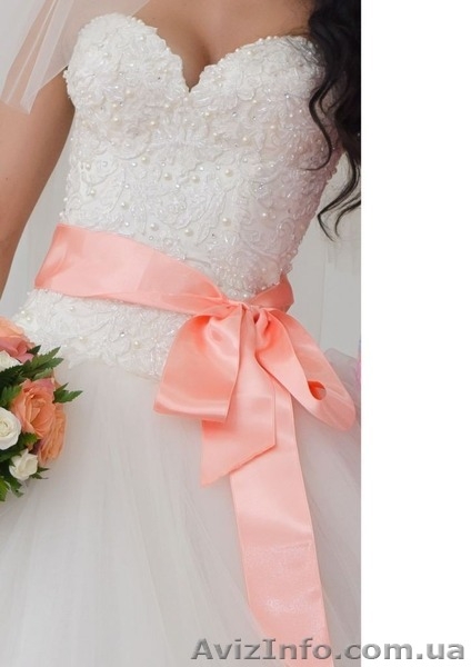 Красивое и нежное свадебное платье - <ro>Изображение</ro><ru>Изображение</ru> #5, <ru>Объявление</ru> #900056