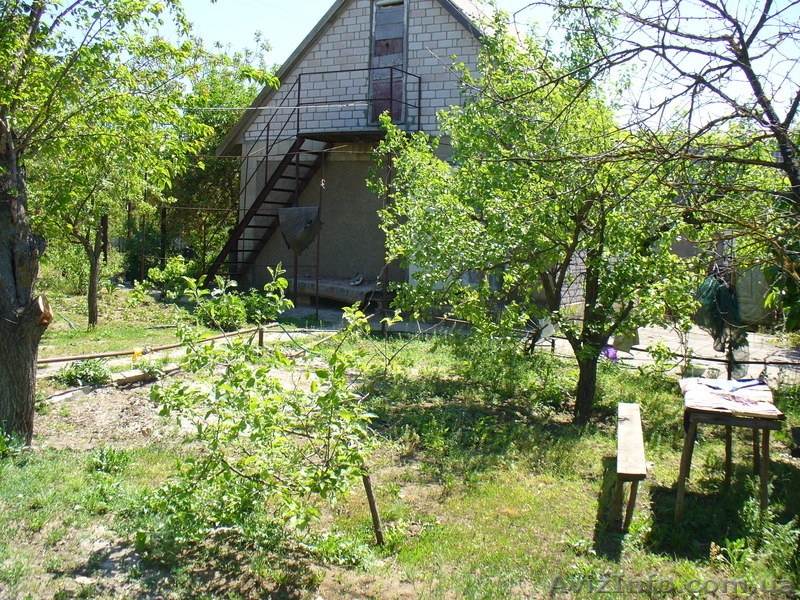 Продам 2-х этажную дачу с хоз. блоком на 4-х сотках, возле речки - <ro>Изображение</ro><ru>Изображение</ru> #3, <ru>Объявление</ru> #901079