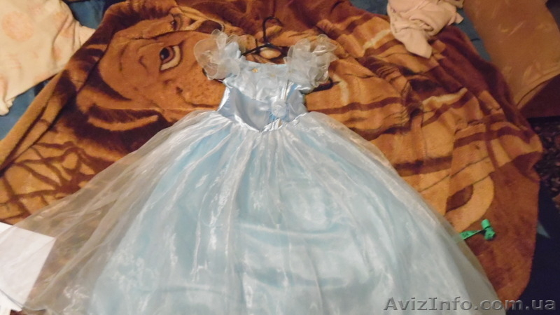 Продаю очень красивое платье. - <ro>Изображение</ro><ru>Изображение</ru> #4, <ru>Объявление</ru> #1341990