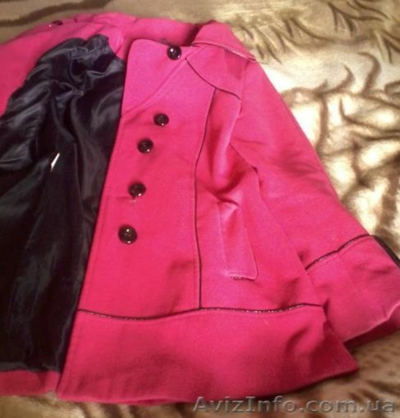 Малиновое пальто женское яркое выше колен - <ro>Изображение</ro><ru>Изображение</ru> #3, <ru>Объявление</ru> #1615566