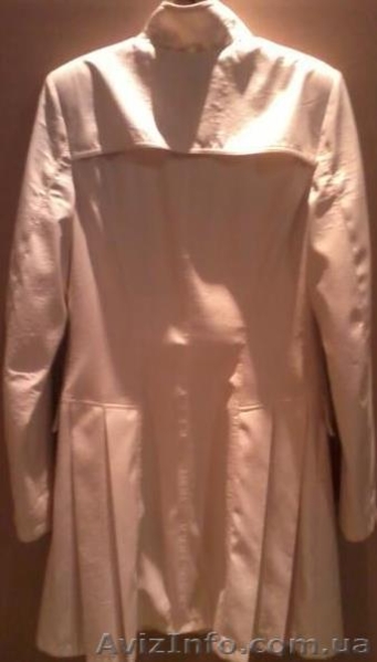 Плащ бежевый женский приталенный без пояса - <ro>Изображение</ro><ru>Изображение</ru> #6, <ru>Объявление</ru> #1615468