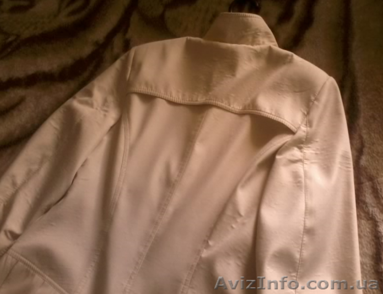 Плащ бежевый женский приталенный без пояса - <ro>Изображение</ro><ru>Изображение</ru> #3, <ru>Объявление</ru> #1615468