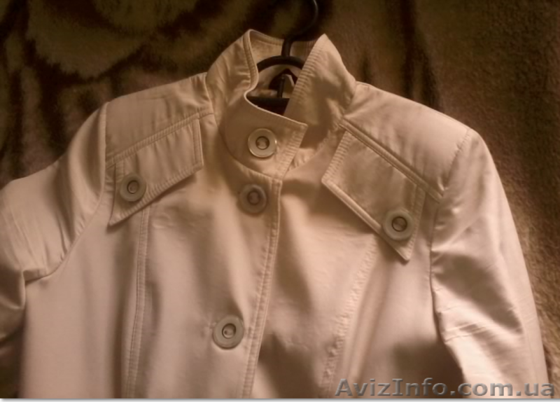 Плащ бежевый женский приталенный без пояса - <ro>Изображение</ro><ru>Изображение</ru> #4, <ru>Объявление</ru> #1615468